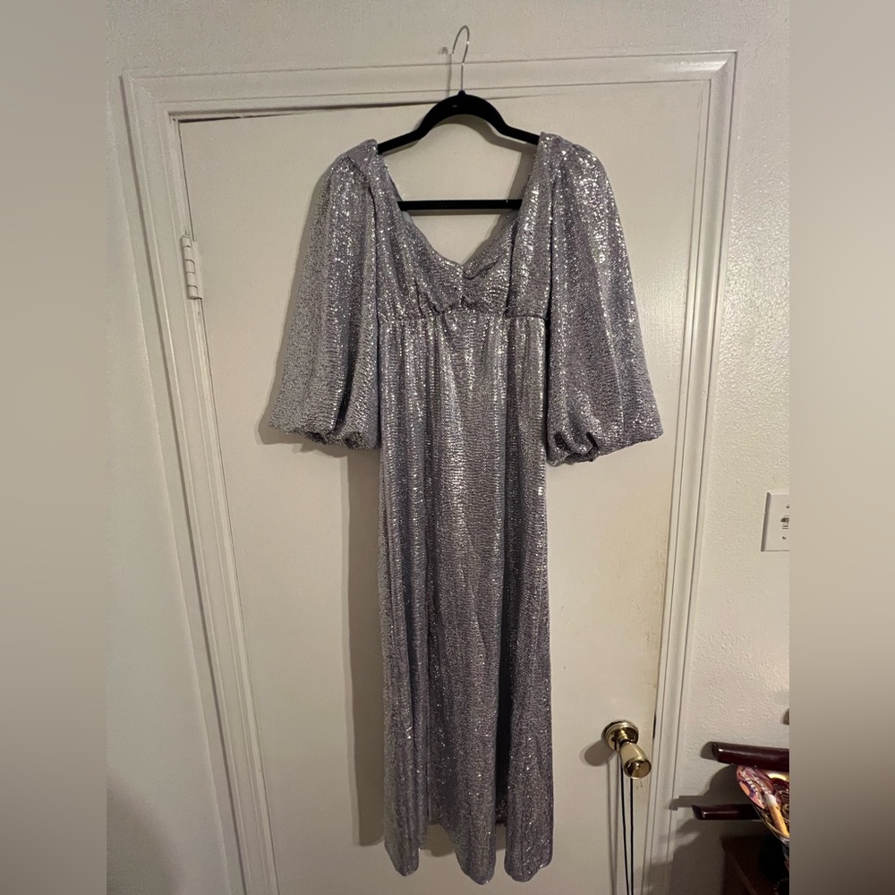 MUMU GOWN